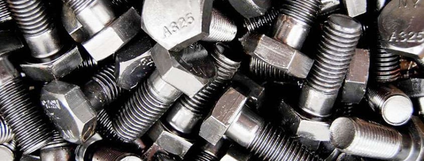 O Impacto de Fixadores Inadequados na Produção Industrial: Como Evitar Problemas e Reduzir Custos